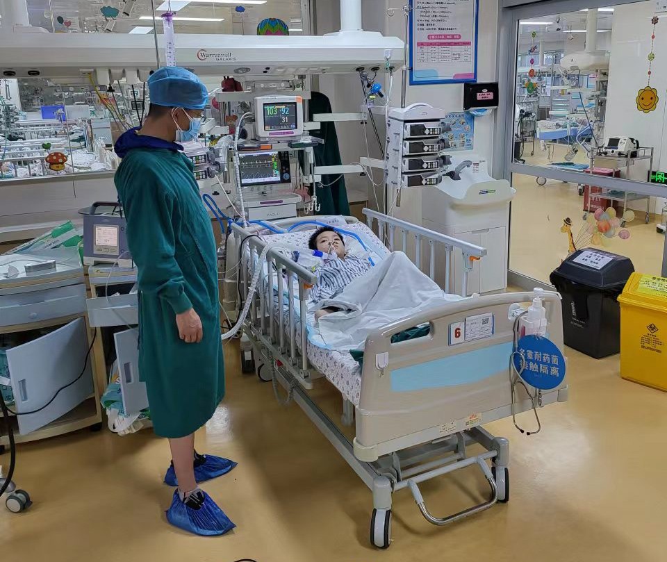 宜兴市跨省救护车出租公司